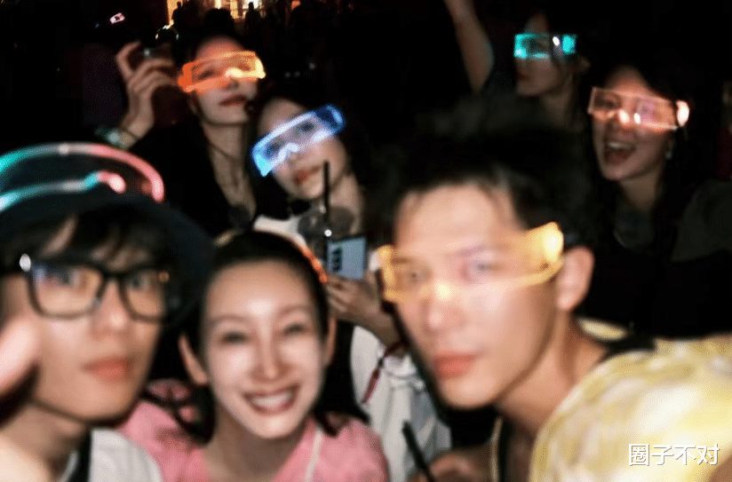 秦海璐15分钟统筹，“打脸”毛阿敏到无地自容，同是大姐这差距？