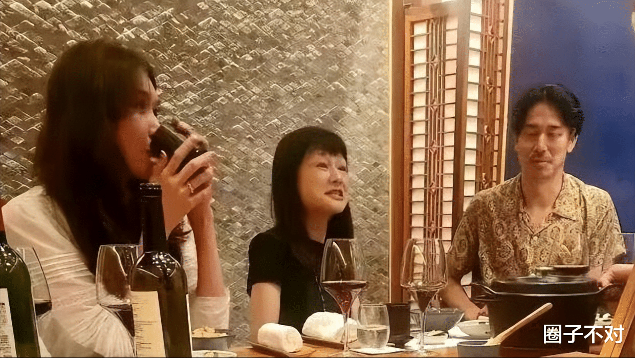 林志玲近照曝光大变样，48岁身材臃肿似大妈，4年来依旧卑躬屈膝