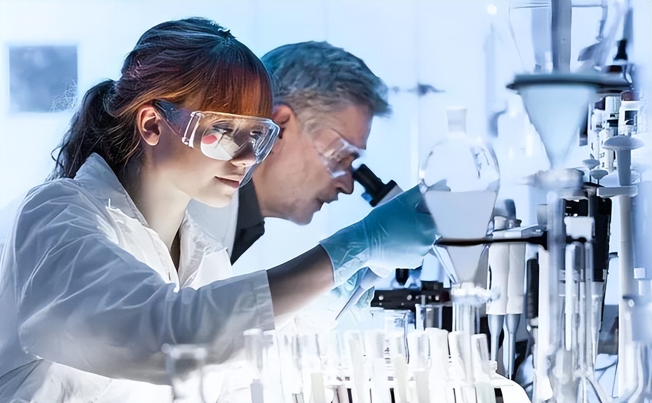 42岁女士面部长斑靠吃维生素E淡化，后来怎么样？建议学习