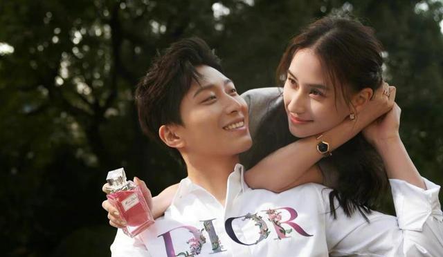 何超莲|何超莲再度露面，素颜出镜面容水肿，疑似怀孕