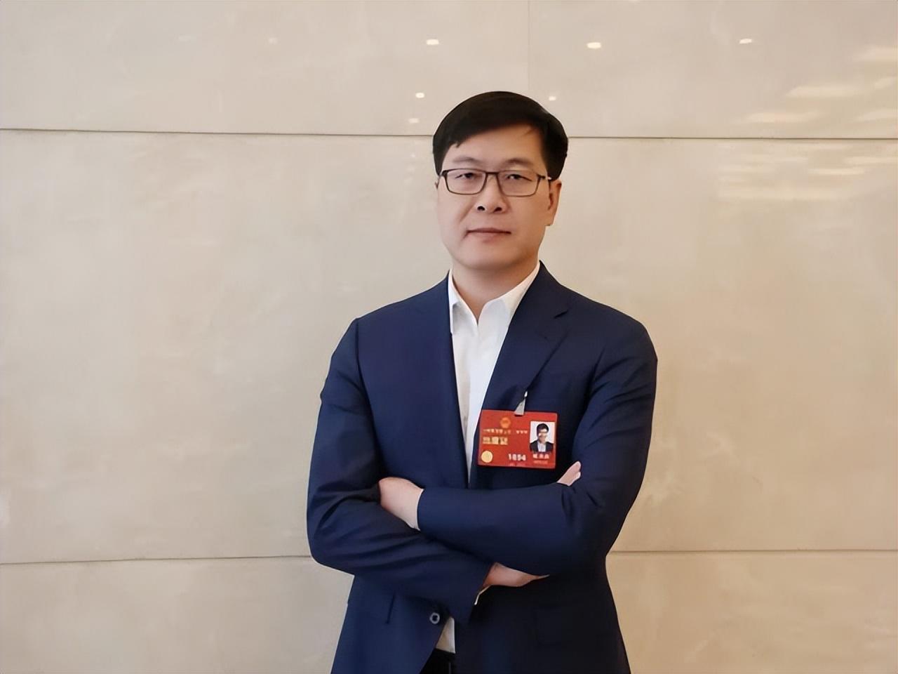 老板娘|姚劲波:高学历干家政,可能会越发普遍。蓝领职业要迎来春天?