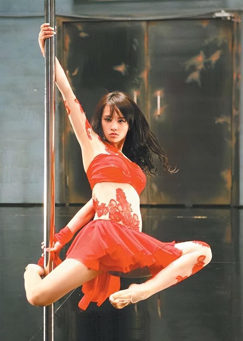 蔡依林|坚决赞同！蔡依林田馥甄等6位台湾艺人被除名，立场问题：零容忍！