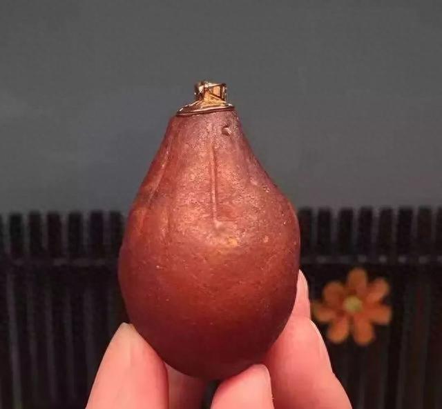 众多“蜜蜡原石”中,有三种不能玩