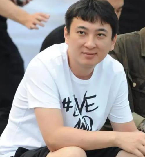 王思聪|为钱低头?孙一宁疑现身KTV讨好王思聪