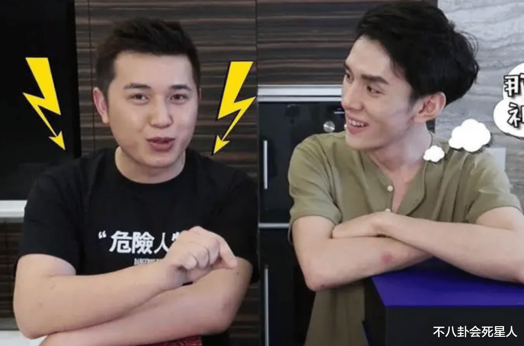 李佳琦VS董宇辉,读书和没读书的差别,立马就显现出来了