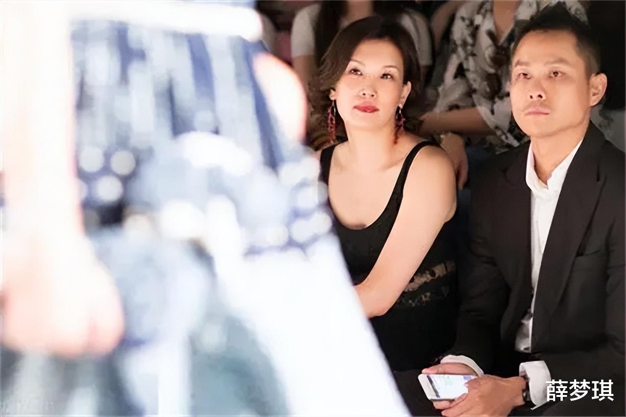 超模佟晨洁，曾与谢晖作为国内小贝和辣妹，如今已与魏巍结婚