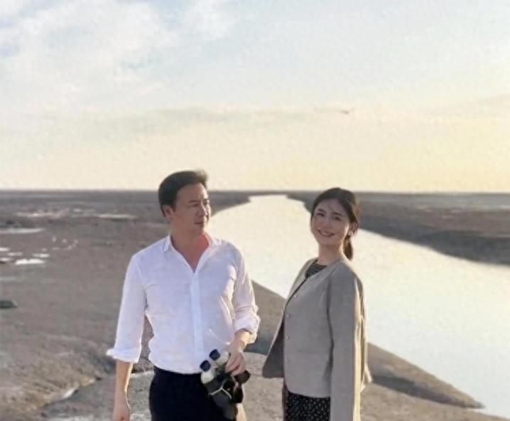 赖文峰现状曝光!娶小23岁娇妻,眉眼像极旧爱杨钰莹,儿子已6岁