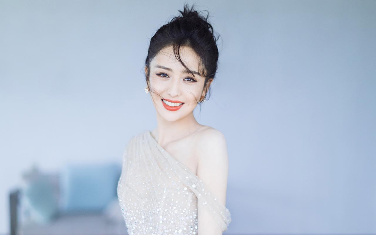 离开美颜滤镜的明星长啥样?佟丽娅现身菜市场,状态差到认不出