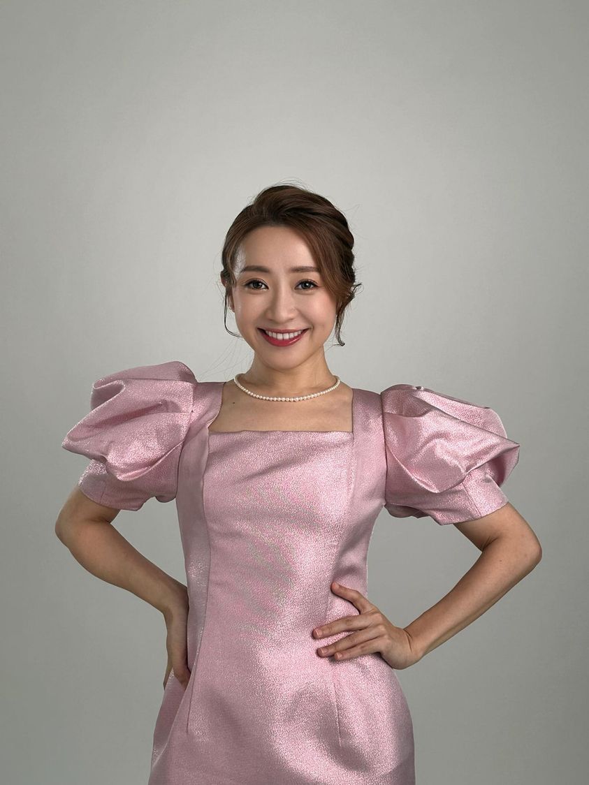 37岁女歌手庄群施片场拍戏时猝死，事发几小时前晒自拍状态超正常