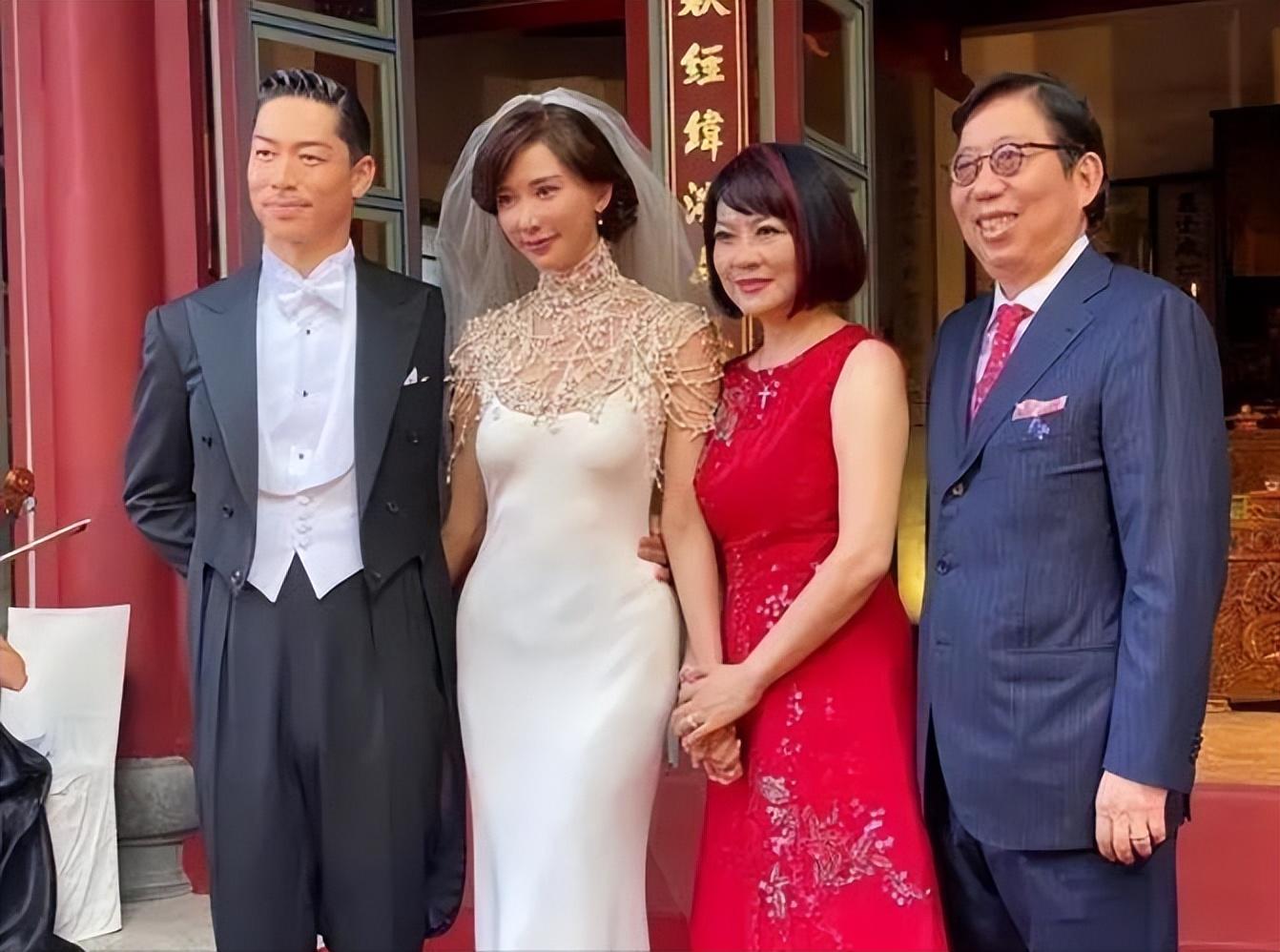 网友街头偶遇林志玲,发福臃肿遭非议,昔日的女神去哪了?