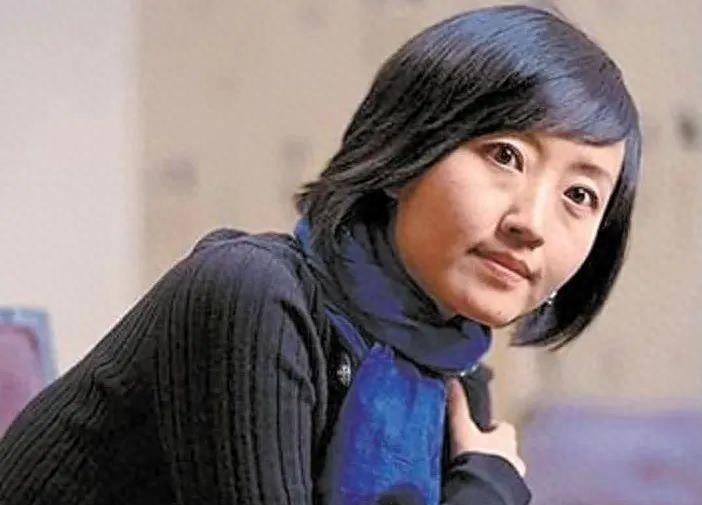 赴美生子、定居西班牙的柴静,遭道丁院士怒怼:中国人是不是人?