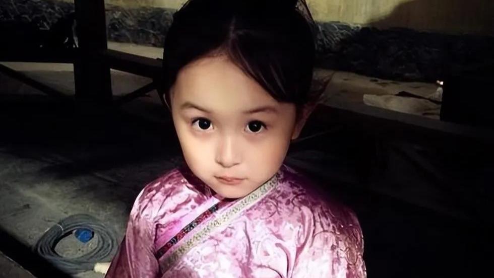 刘楚恬：因长相甜美被禁止整容，2岁出道年入百万，如今长成啥样