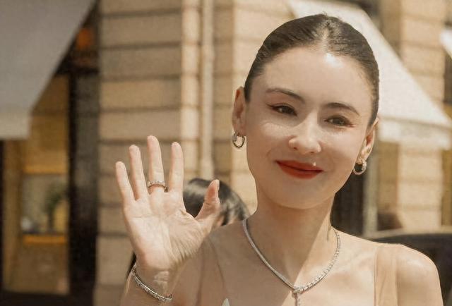 王菲终于不再沉默,发文霸气回击张柏芝,网友:好妈妈都是假的?