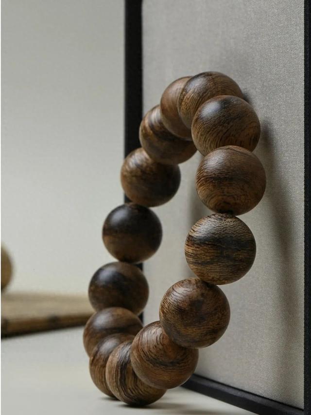 “佛教五檀”？又有新花样，文玩背后的那些香木手串