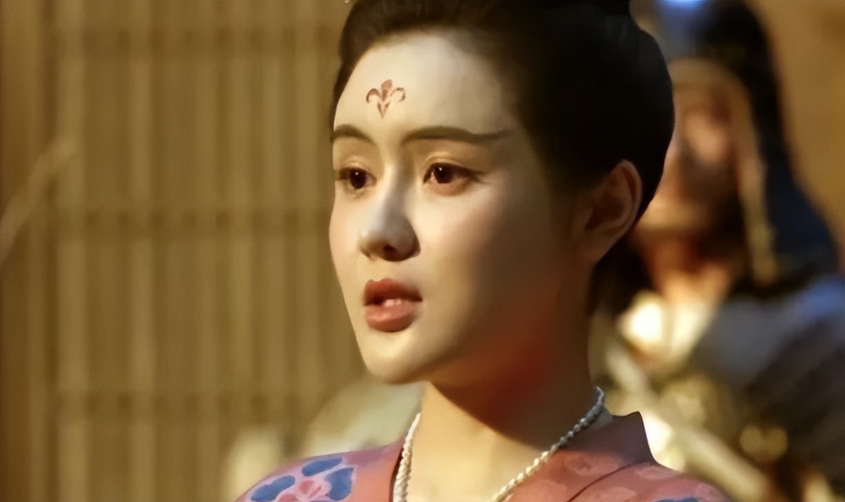 当“硅胶脸”混进古装武侠大剧，撞上天然脸演员，简直是降维打击