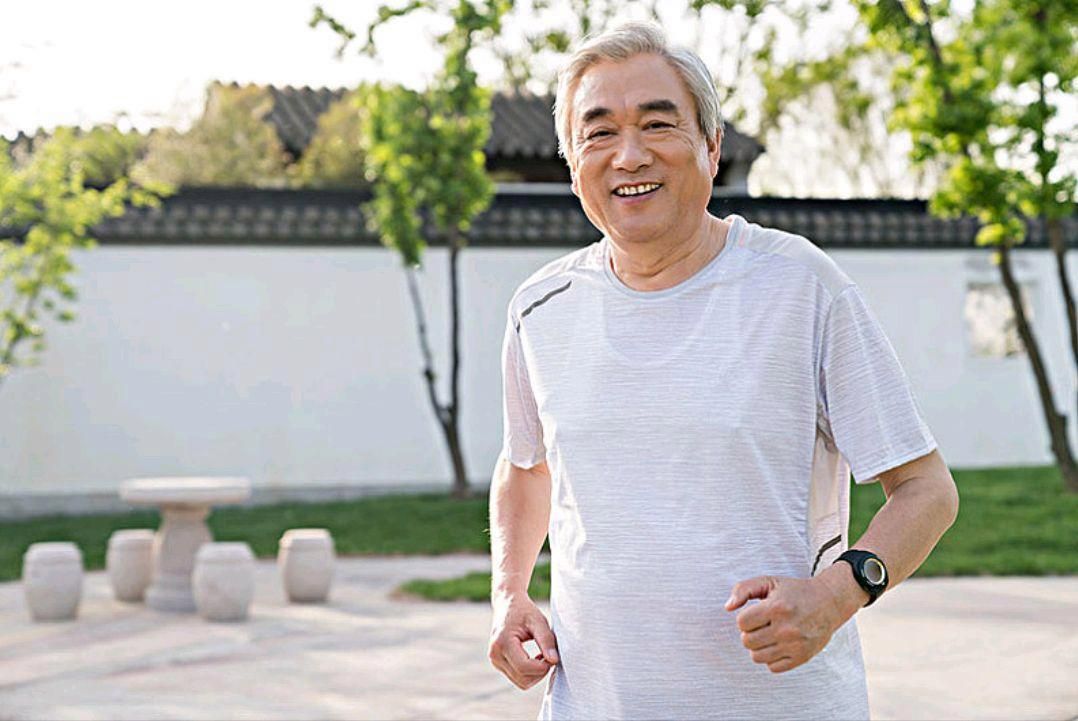 男性如果过了60岁，还能完成这5件事，或许明身体素质不错
