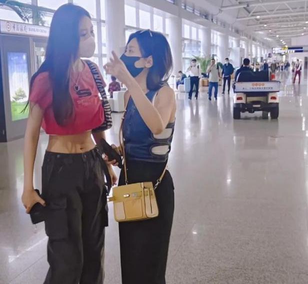 穿衣搭配|“夫妻本是同林鸟”,但抱歉!这一次修杰楷“救”了贾静雯了