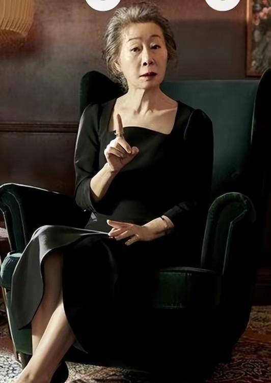 穿衣搭配 六七十岁的女人要知道:不烫羊毛卷、不穿老年装,反而时髦洋气