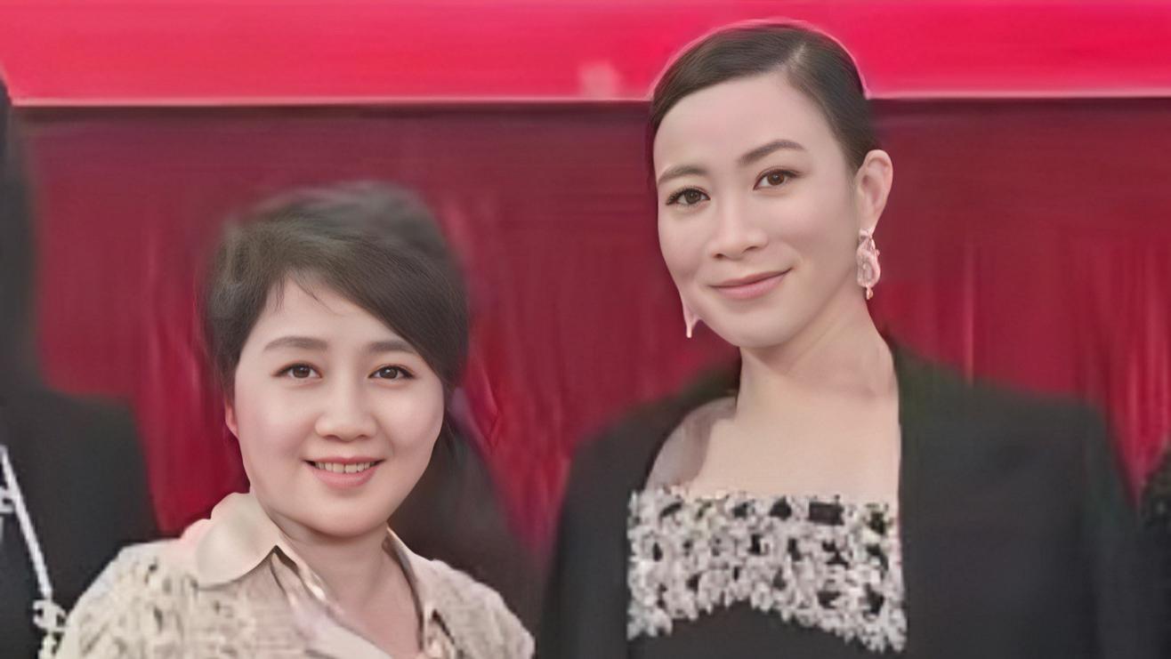 当众热吻、险些走光、两人下跪，2023TVB颁奖礼后台更精彩！