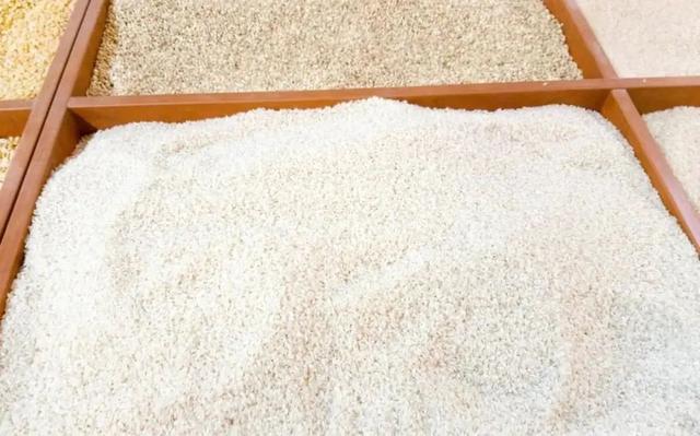 美食教程|买大米时,带上一张纸巾,大米好不好一试就知道了,真的太厉害了