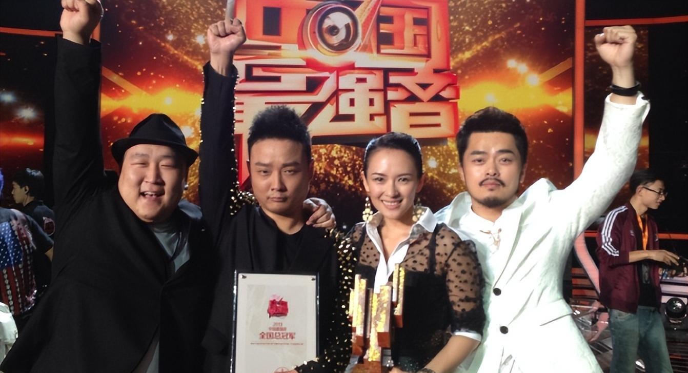 醒醒吧,一部代表作都没有,却高高在上当评委,这些小丑羞不羞