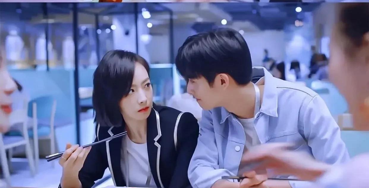 穿衣搭配 演“姐弟恋”不油腻的7位女星，个个浑然天成
