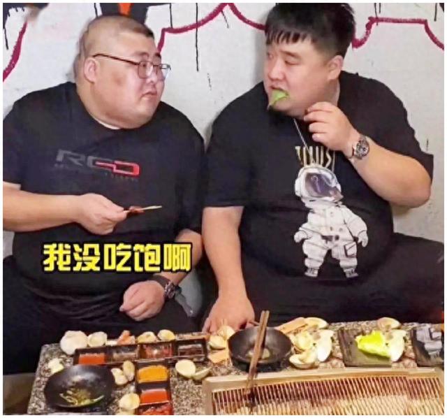 “吃播四巨头”现状:2年没俩,恩克吐血、上呼吸机,狂吃不减肥