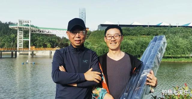 钓鱼大师易哲:垂钓界最懂鱼饵的创新者,以拉饵技术闻名钓坛