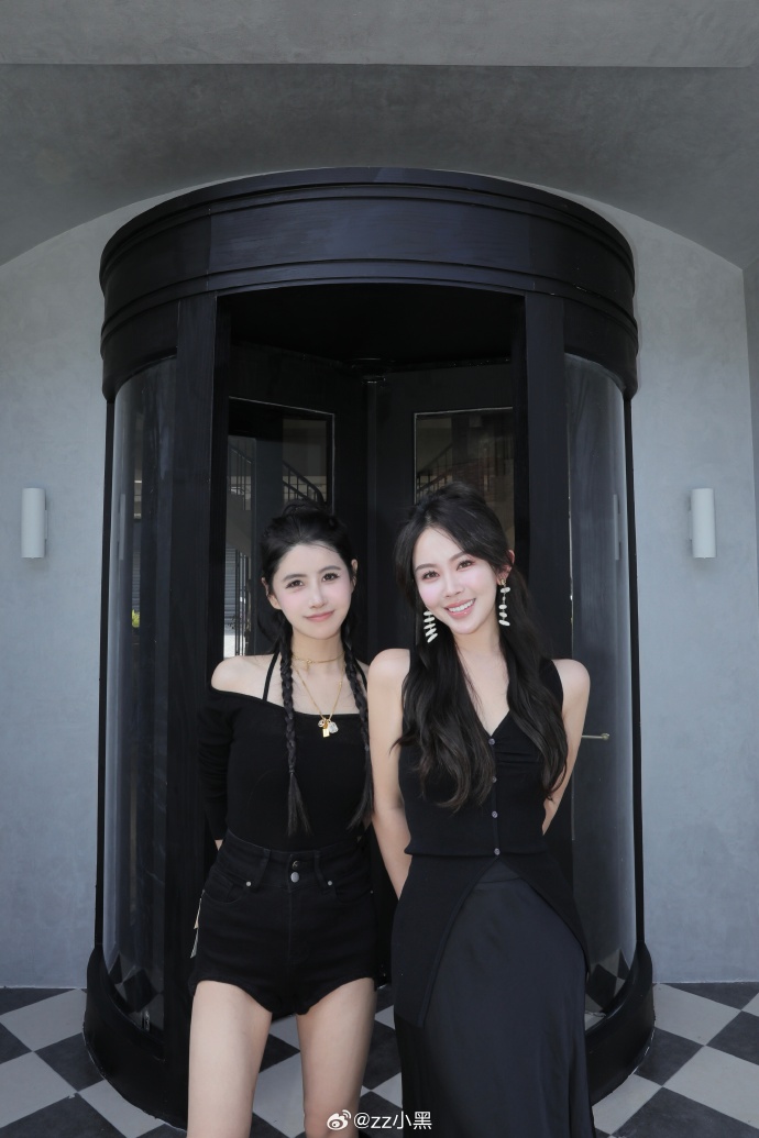 网红林珊珊新店开业，王思聪三任绯闻女友同框，4岁小沐言也站台