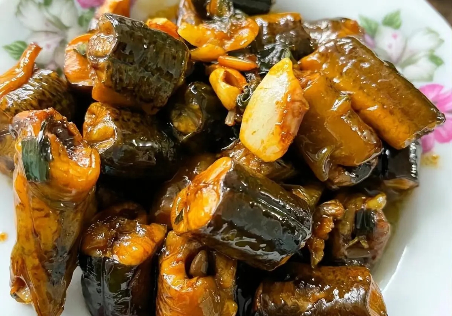 上海市|上海女子晒一家六口晚餐，每月伙食费过万，网友一看饭菜坐不住