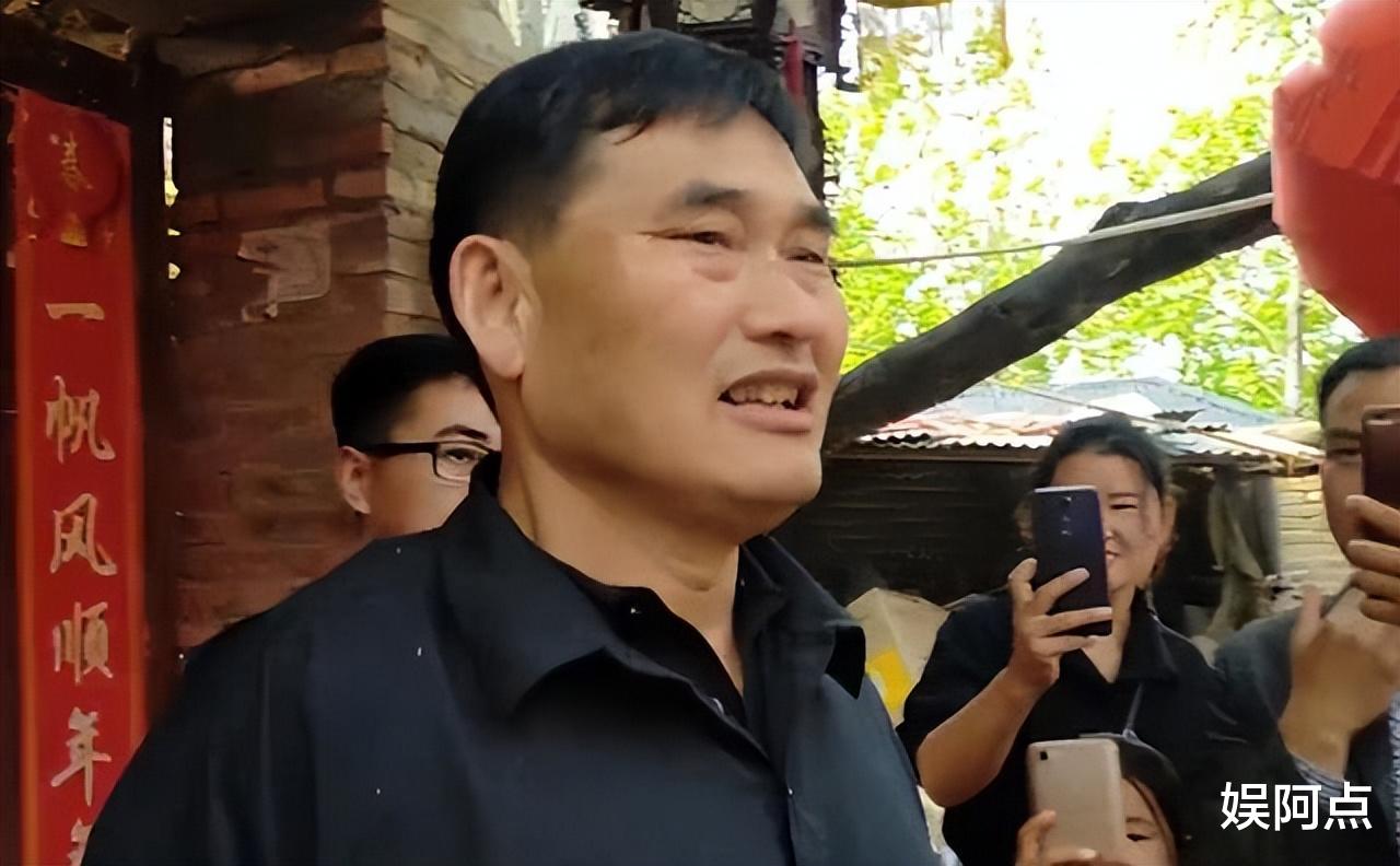 曝大衣哥朱之文将搬离农村,城里买房要高安保级别,只为不被骚扰