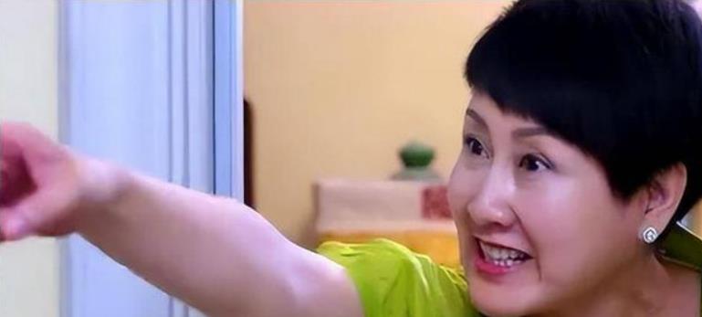 华强方特|“一级演员”张凯丽:被足力健搞“臭”,因“横行霸道”付出代价