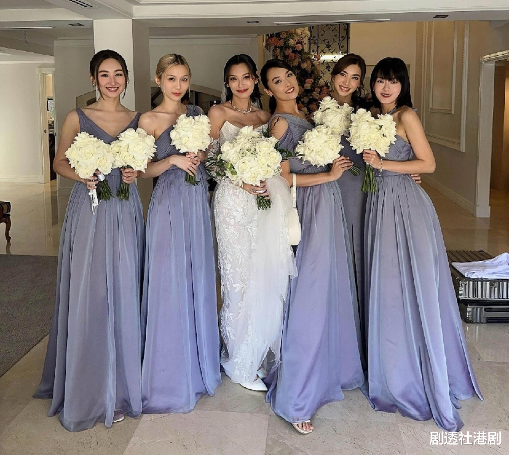 恭喜!香港知名女星与丈夫补办婚礼,未婚先孕做单亲妈妈多年