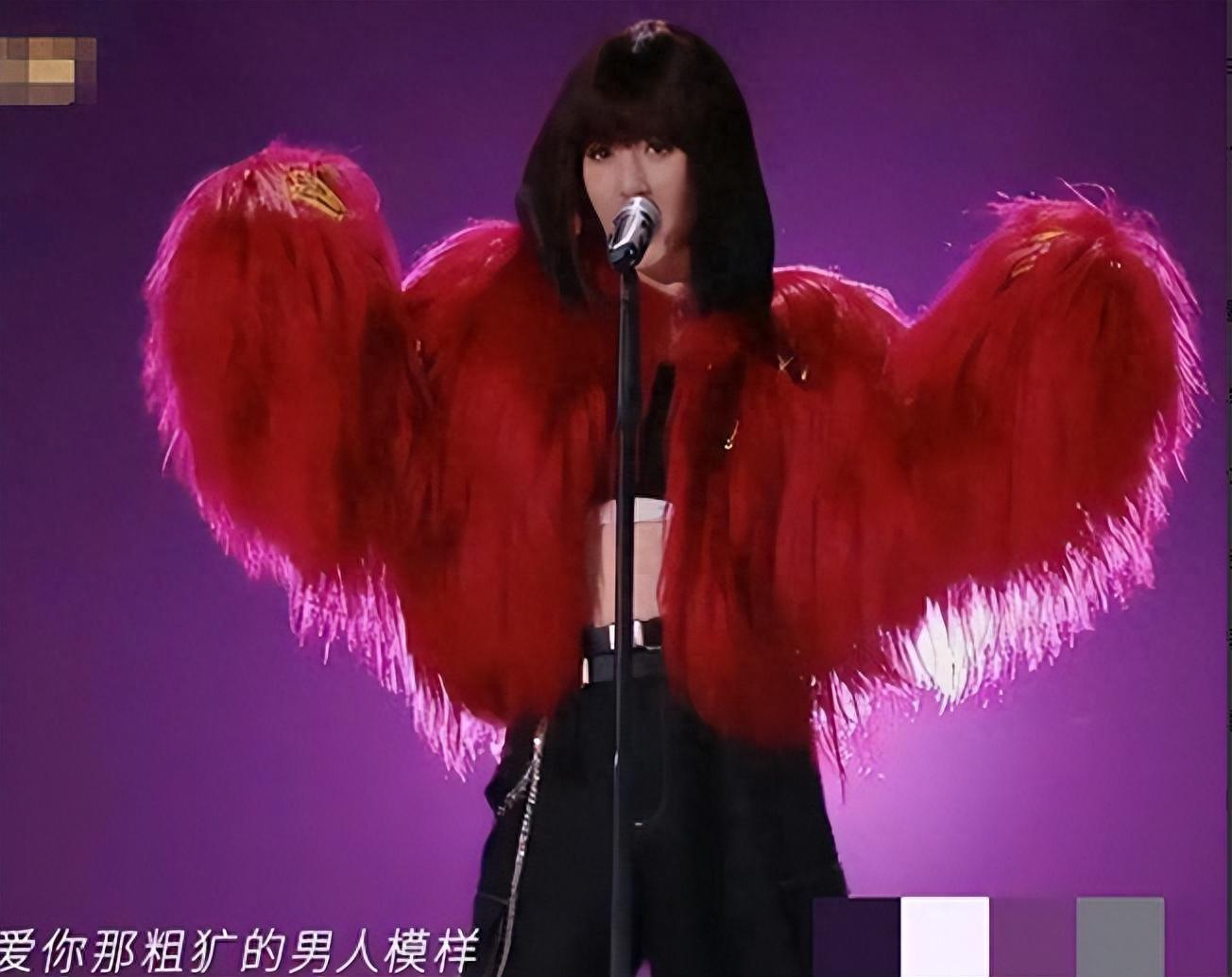 到底是谁在喜欢她?多次被抵制又复出,背后“靠山”逐渐浮出水面