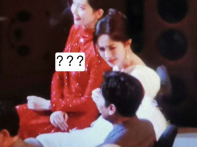 杨幂新剧造型油腻，被吐槽：科技脸面目可憎！演技像便秘令人无语