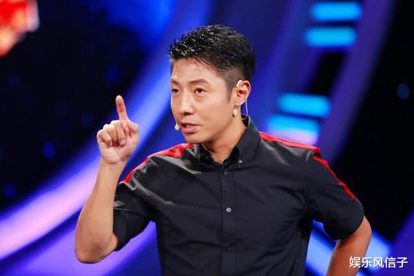 撒贝宁携全家张家界登山!双胞胎正面照曝光,夫妻貌合神离引热议