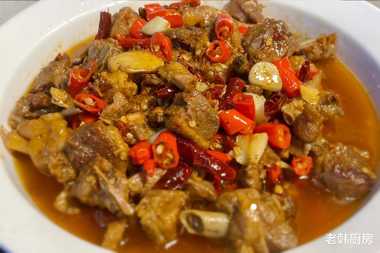 美食教程|鸭肉这么做太好吃了,鲜嫩不柴,香辣美味又下饭,全家人都爱吃