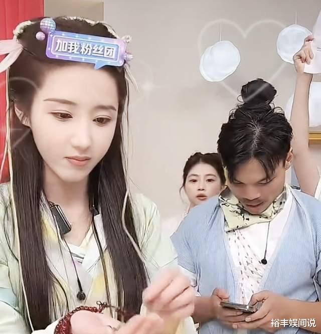 网红嘴哥加入三只羊后太窘迫!刷不起一个嘉年华,曝真实原因