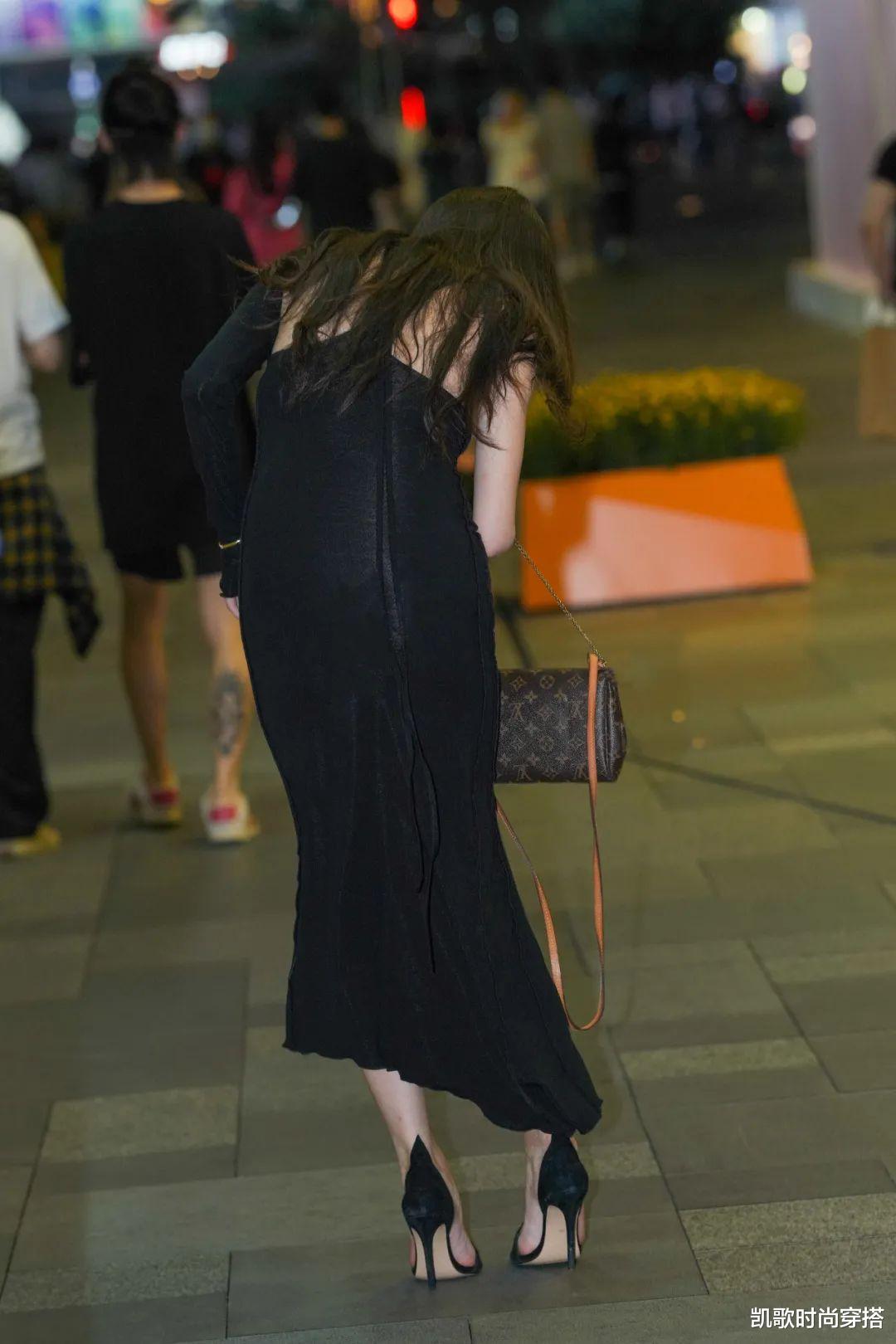 洋气大方的穿搭,妩媚明艳气质出众