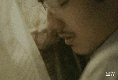 王传君说跪下,刘昊然浴帘抱,这些片中的性隐喻看得人头皮发麻