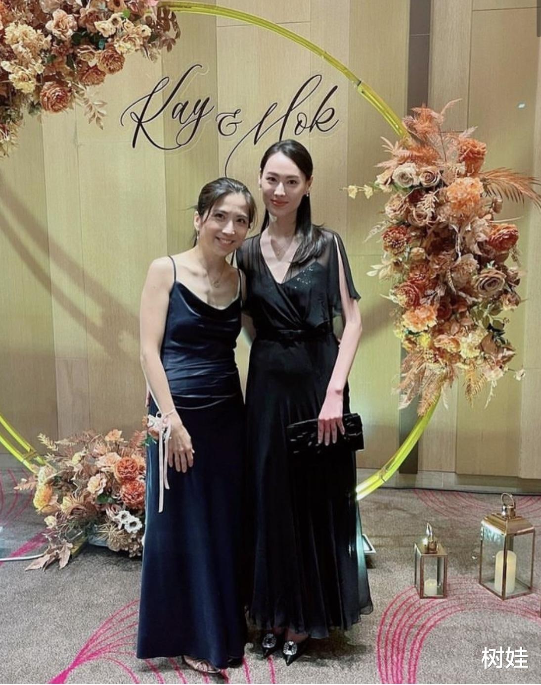 梁洛施携长子出席婚礼,合照低调站在边上,14岁李长治与新娘同高