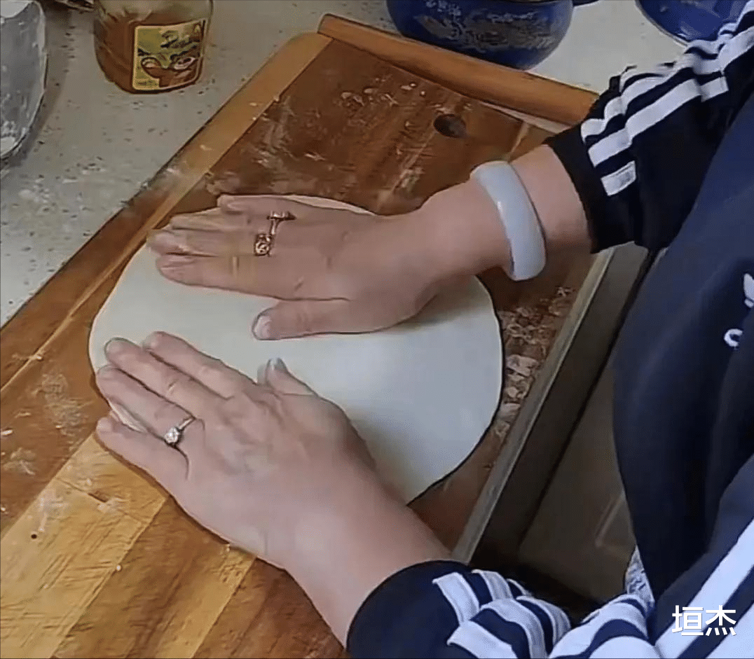 孙天宇|5天10个大瓜!世纪和解、携三女子度假、名导选妃、私生子成群…