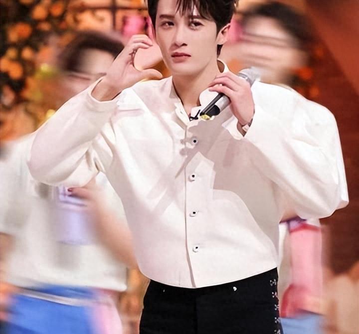 一场央视中秋晚会，演出阵容大换血，娱乐圈离春天不远了！