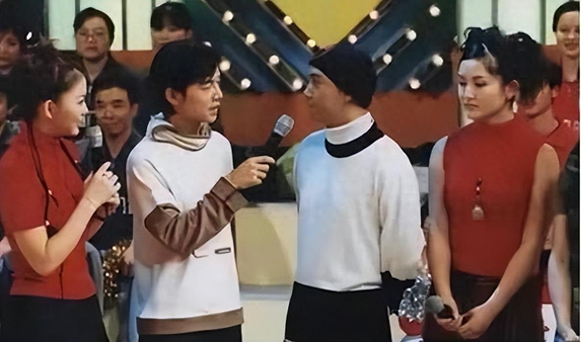 到底是谁在喜欢她?多次被抵制又复出,背后“靠山”逐渐浮出水面