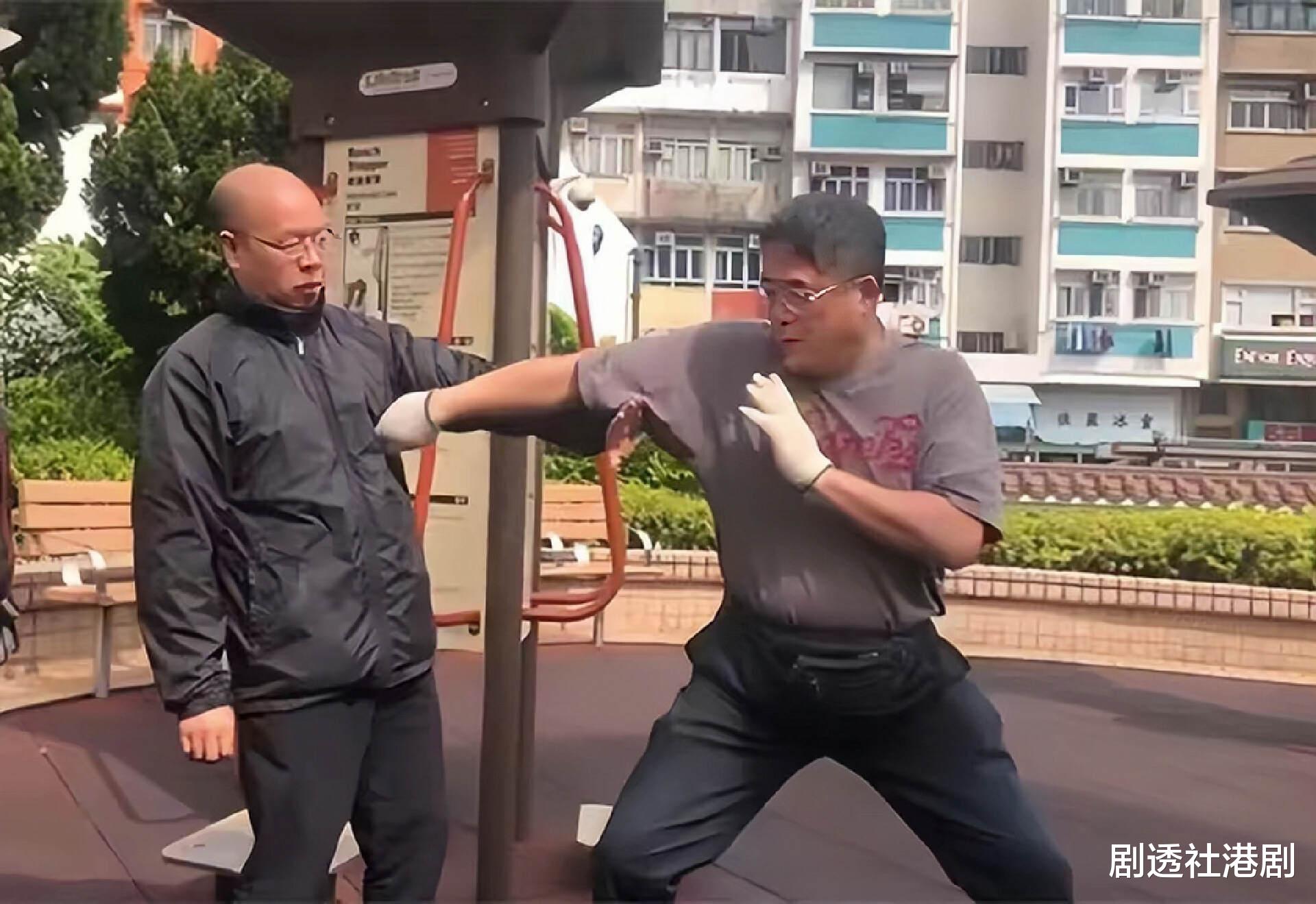 香港知名男星转行做保安谋生，身材发胖明显，至今未婚无儿无女