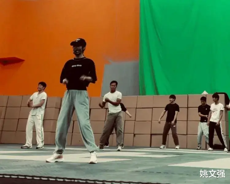 帅哥|“毫无底线”的刘畊宏夫妇，终于为自己的贪得无厌付出了代价