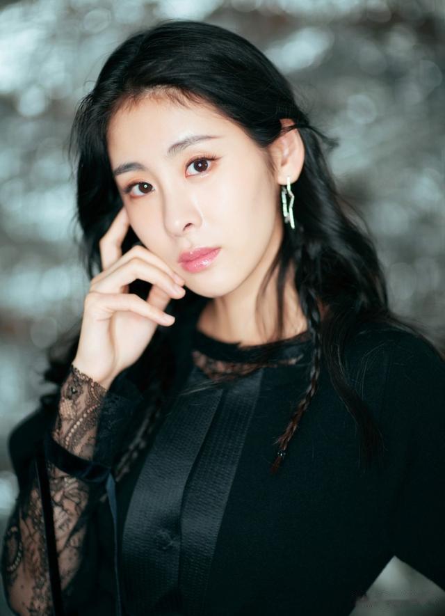 张碧晨，分手后为华晨宇生下女儿，不知夜深人静时她可曾后悔过？