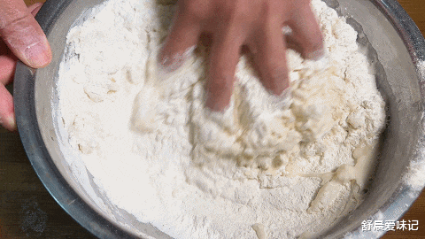 医生|用半个圆白菜和5块钱肉馅制作馅料，爽口不油腻，想吃饺子随时包