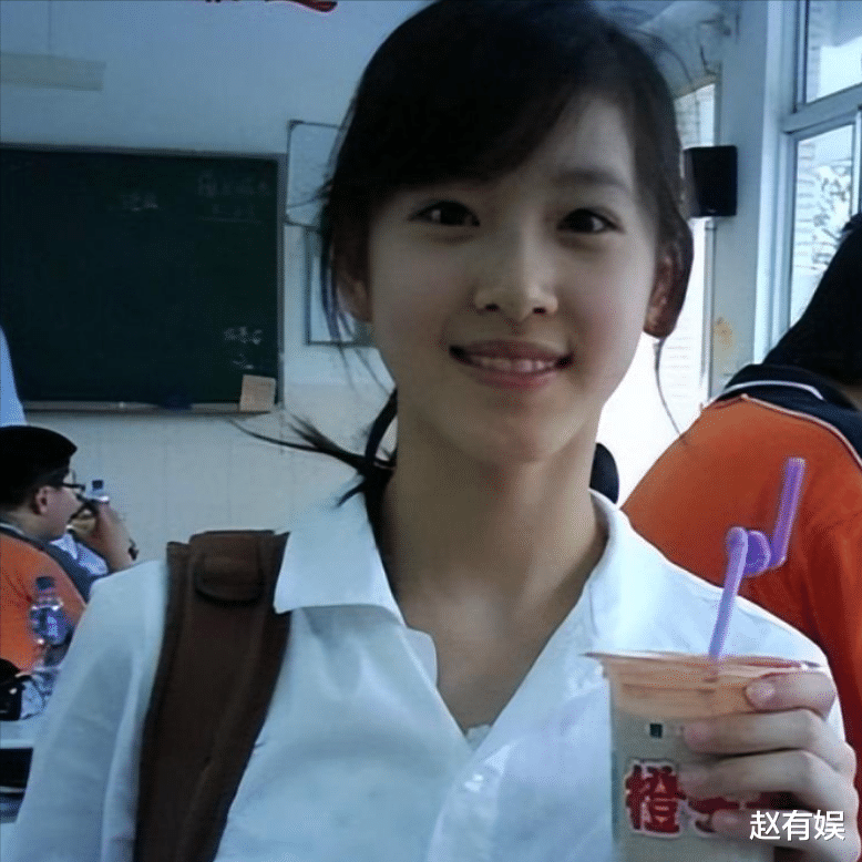 大瓜！王思聪嘲讽章泽天：她就是个“睡二代”，丢尽了清华的脸