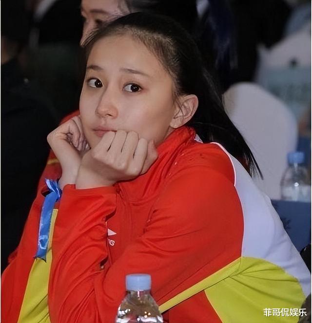 绽放光芒的体操女神张豆豆:因“挺胸照”走红,身姿风采似明星